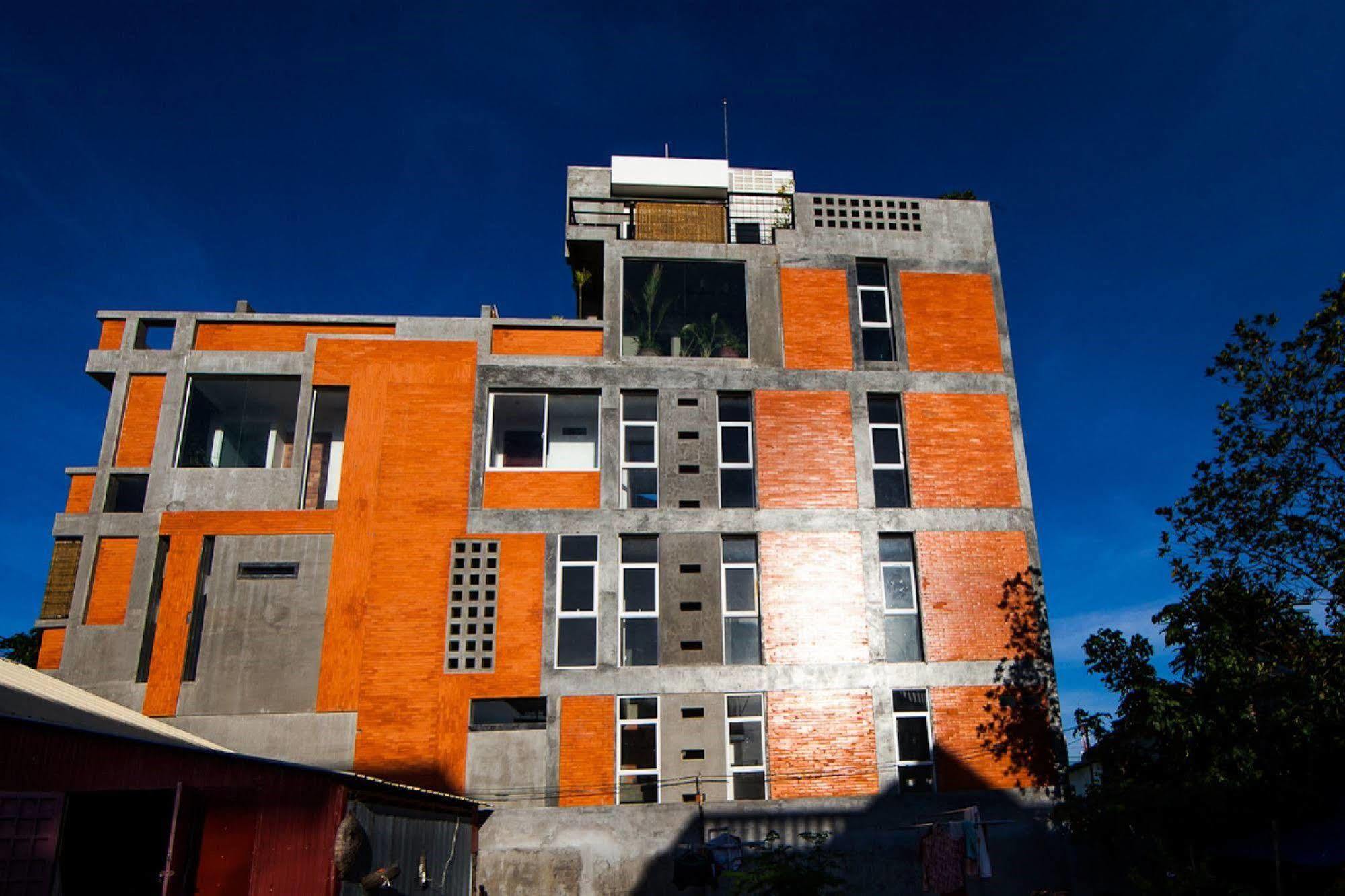 Pura Vida Boutique & 4*