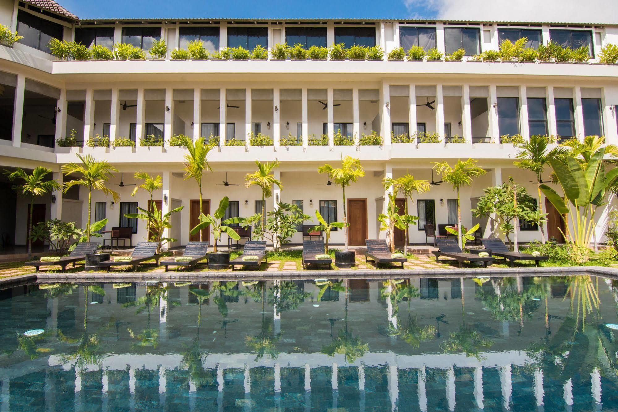 Lok Taneuy Hotel 4*