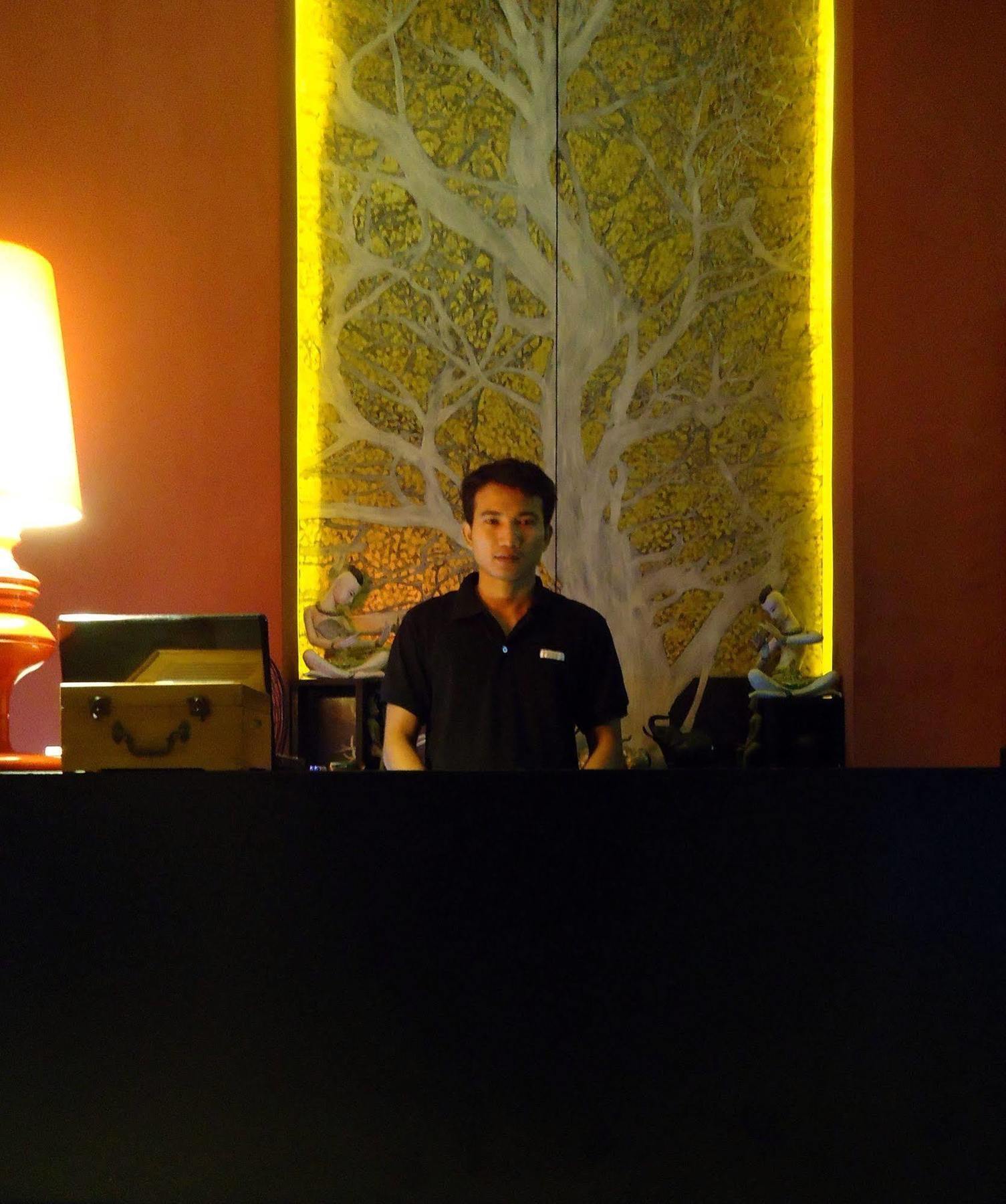 Hotel Men's &