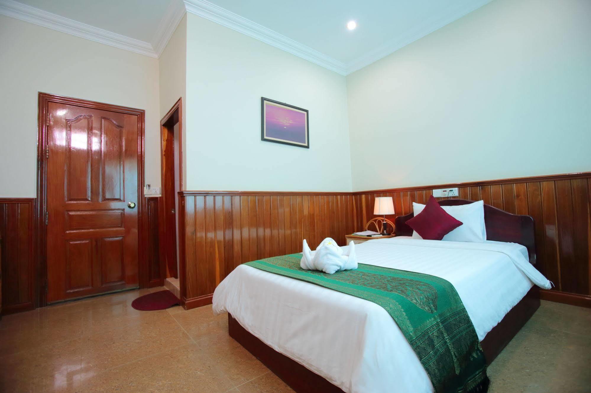 Song 3* Siem Reap