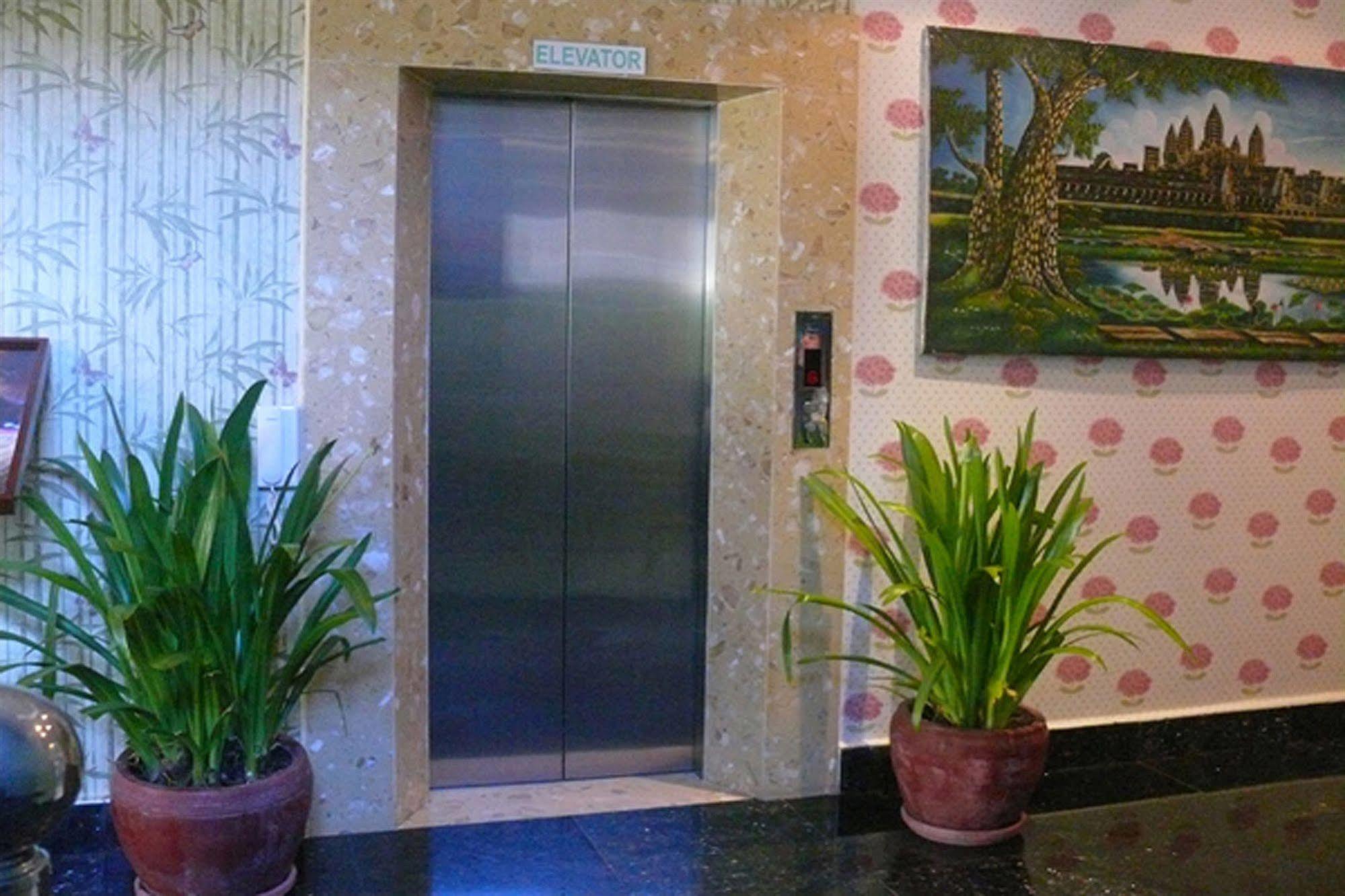 Parklane Hotel 3*