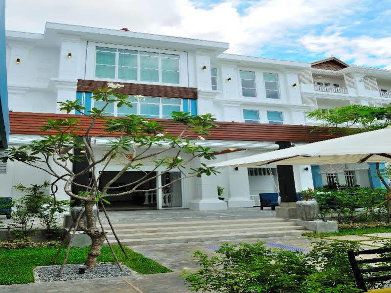 Hotel The Frangipani Ii 4*