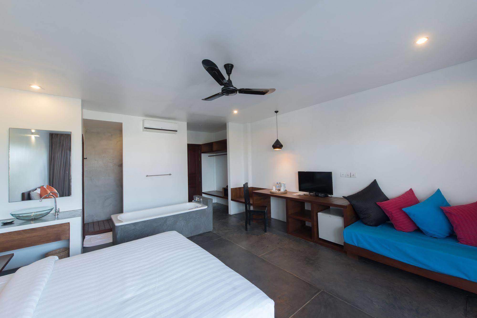 Eocambo Village Hotel
