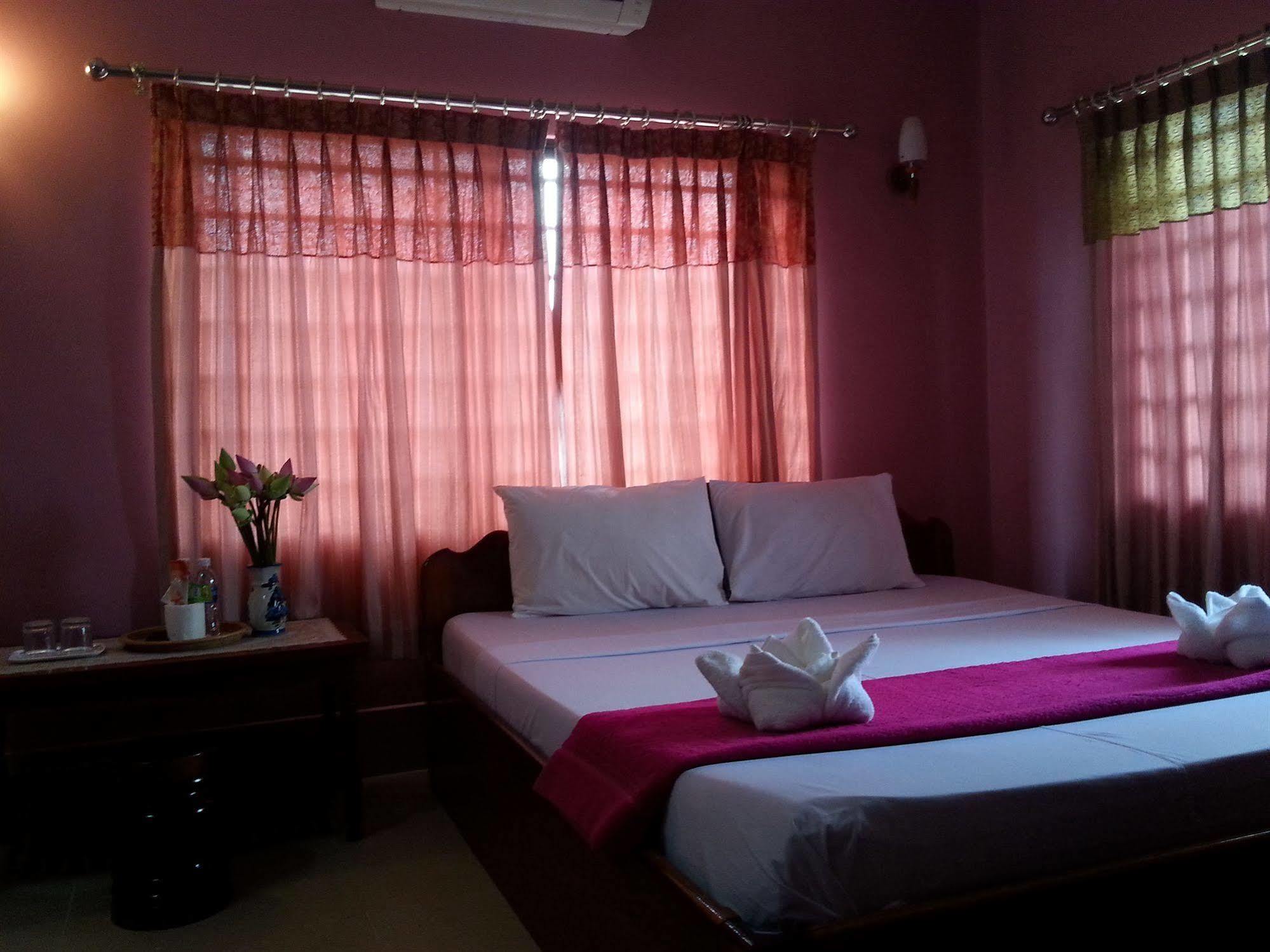 Ta Som & Tour Services Guest house 2*