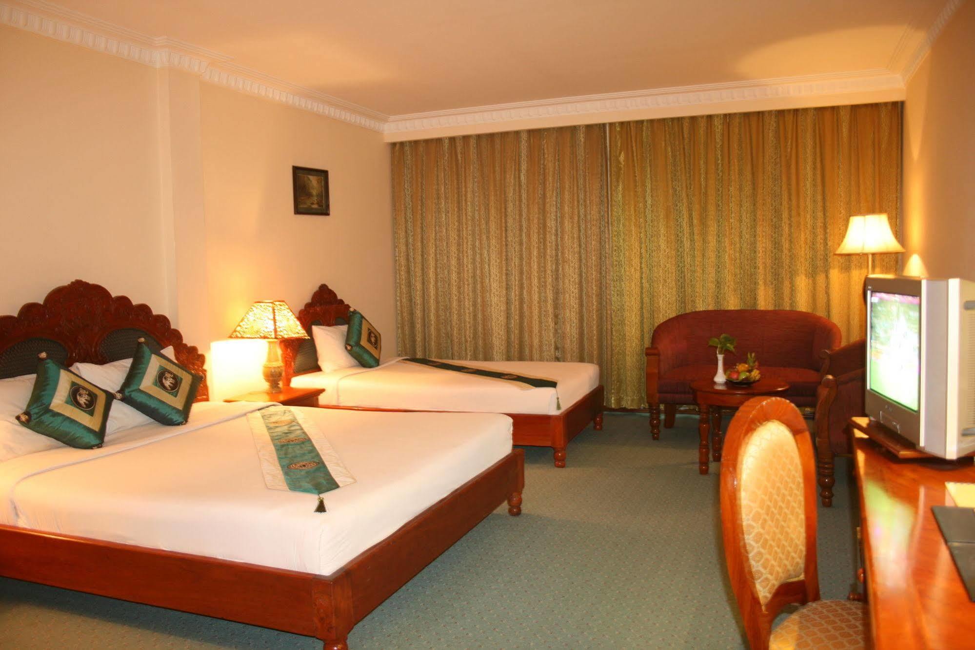 Khách sạn Majestic Angkor 4*