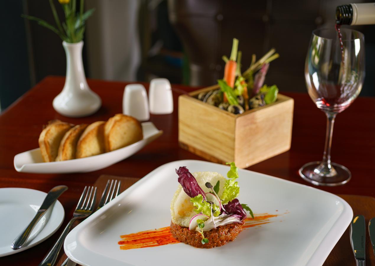 Hotel Lotus Blanc 5*