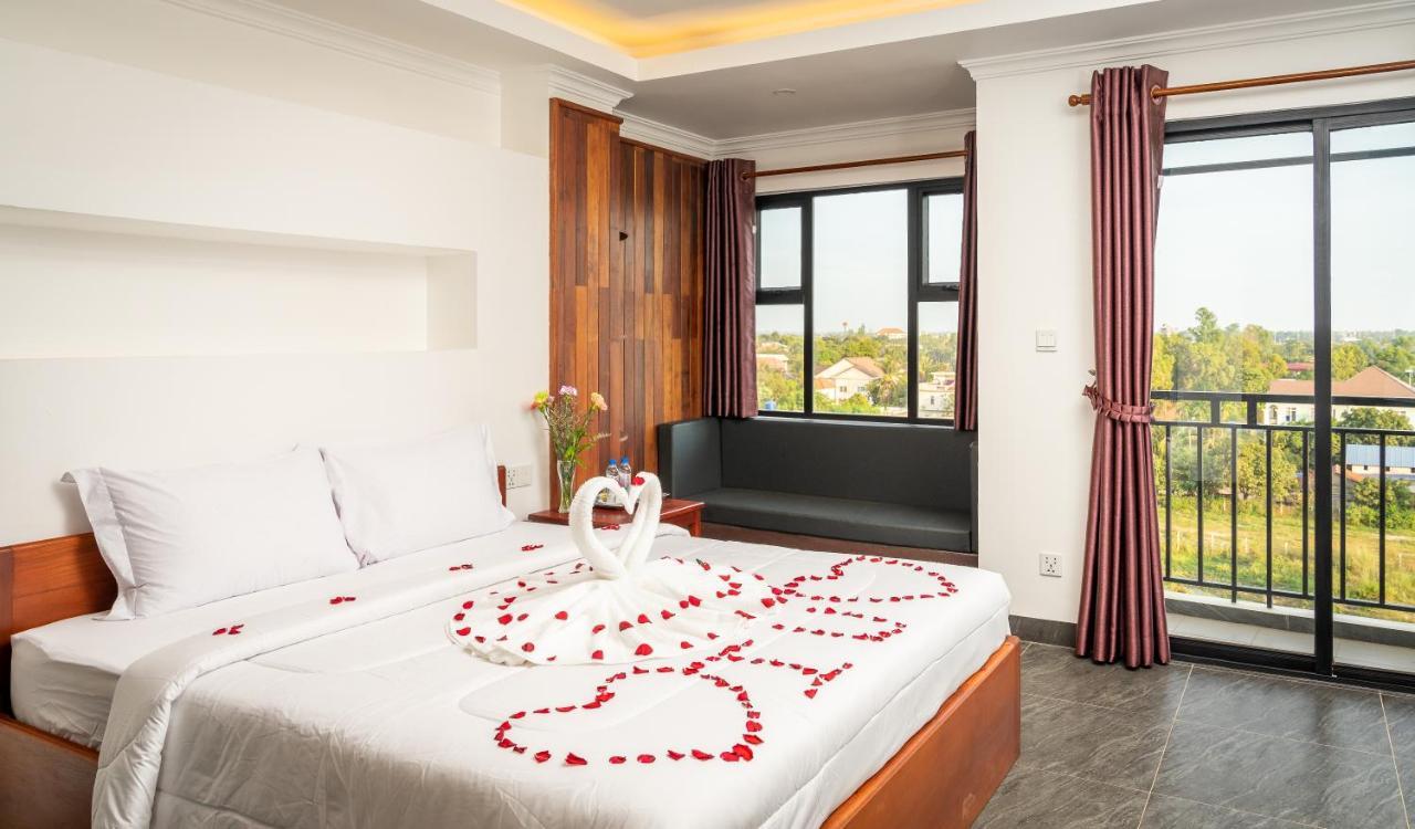 Finery Hotel