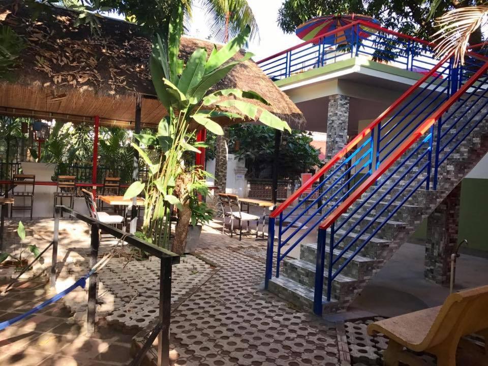 Hostel Kiyomi *