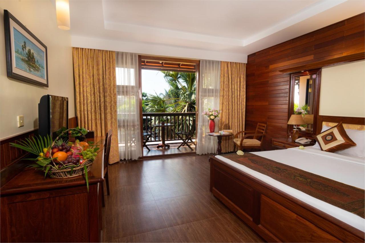 Hotel River