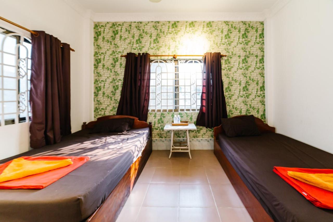 Guest house Blank