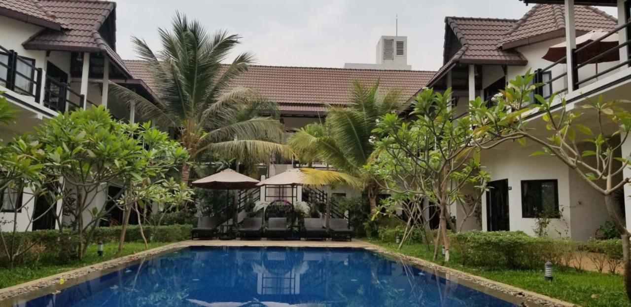 S.R Sofia Villa Hotel 4*