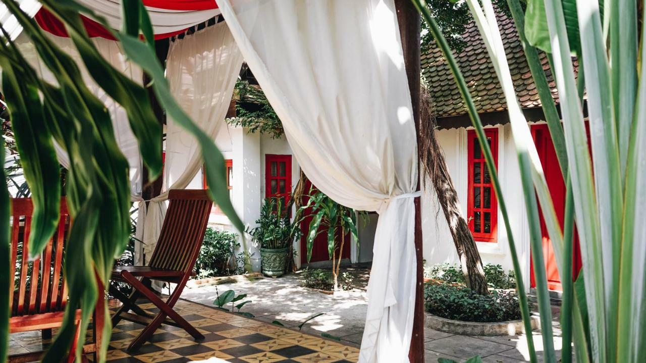 Wat Damnak Hotel