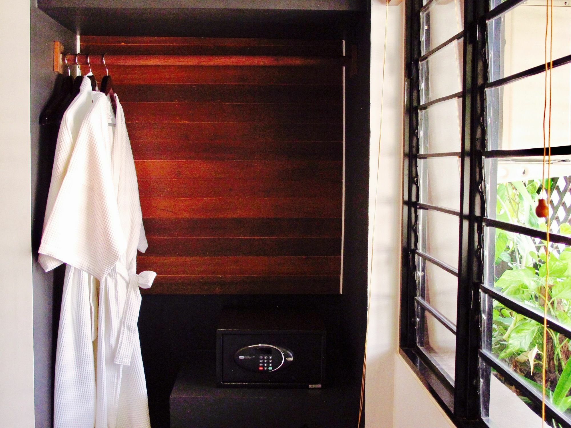 Tonle Tropic Boutique Hotel 4*
