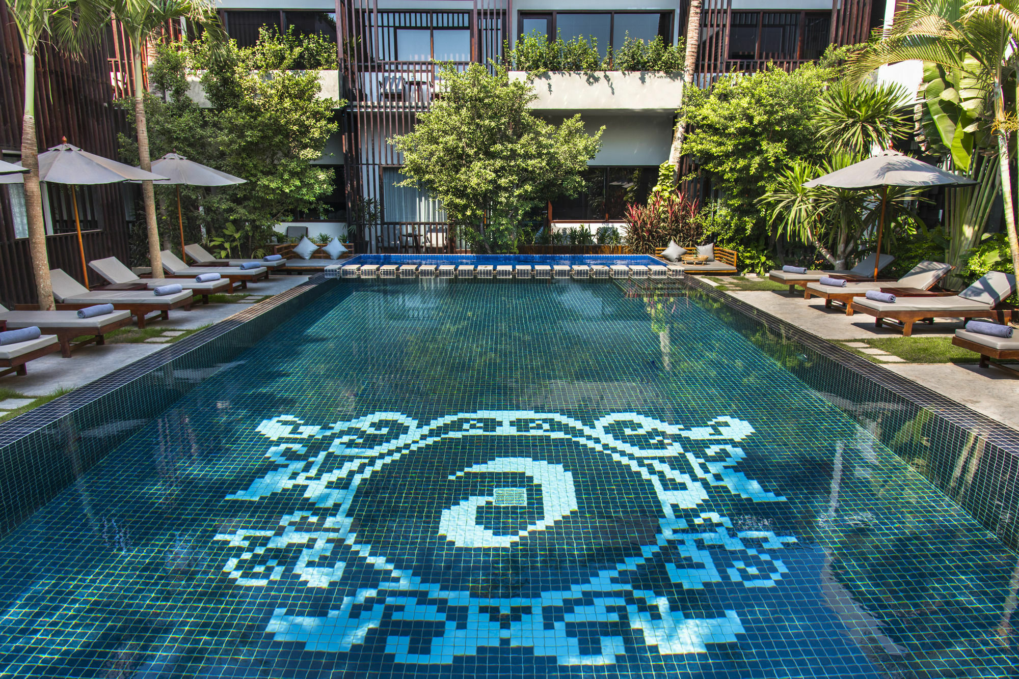 Chronicle & Hotel Siem Reap