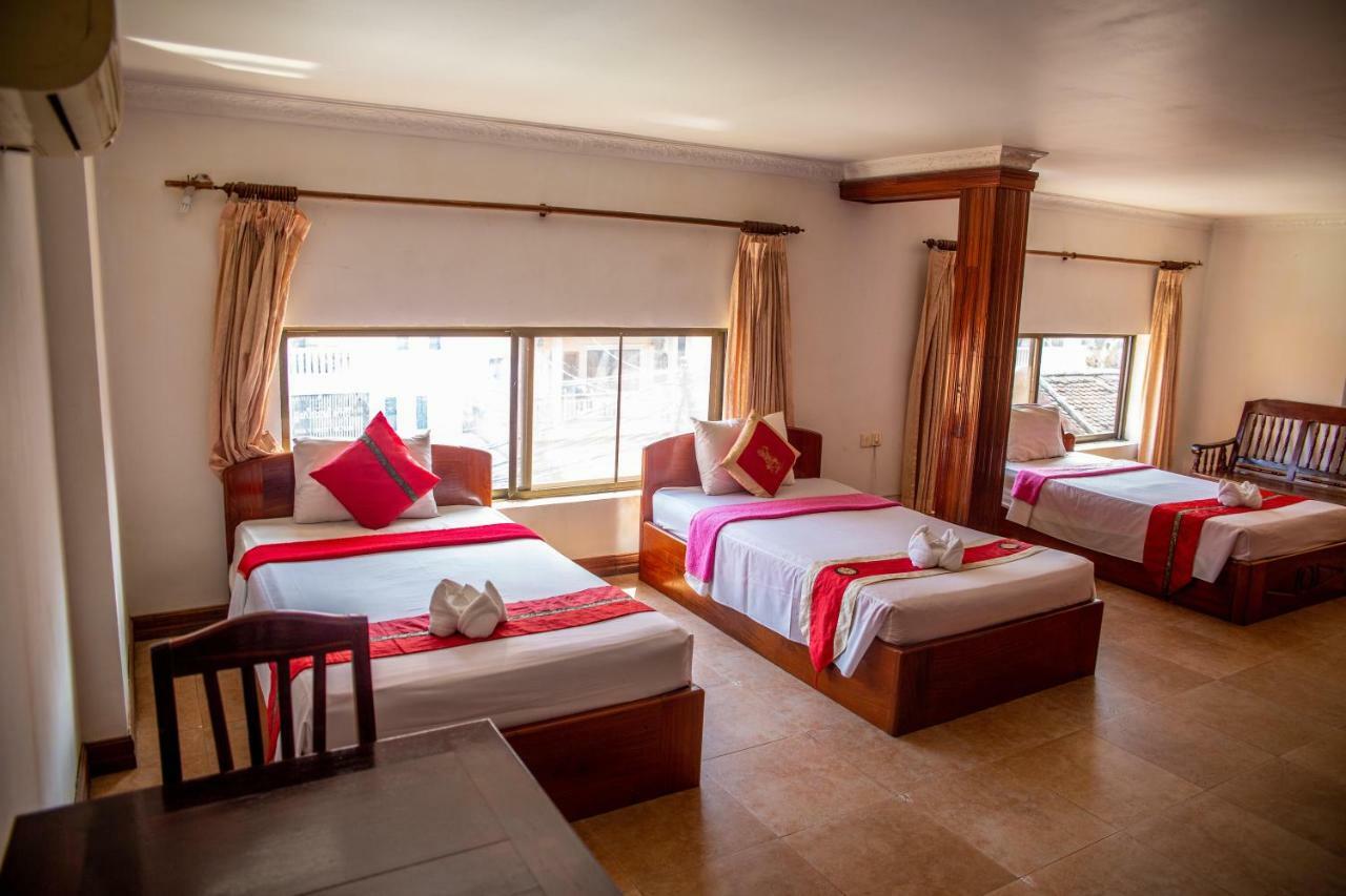 Khách sạn Rajdhani Palace 3*