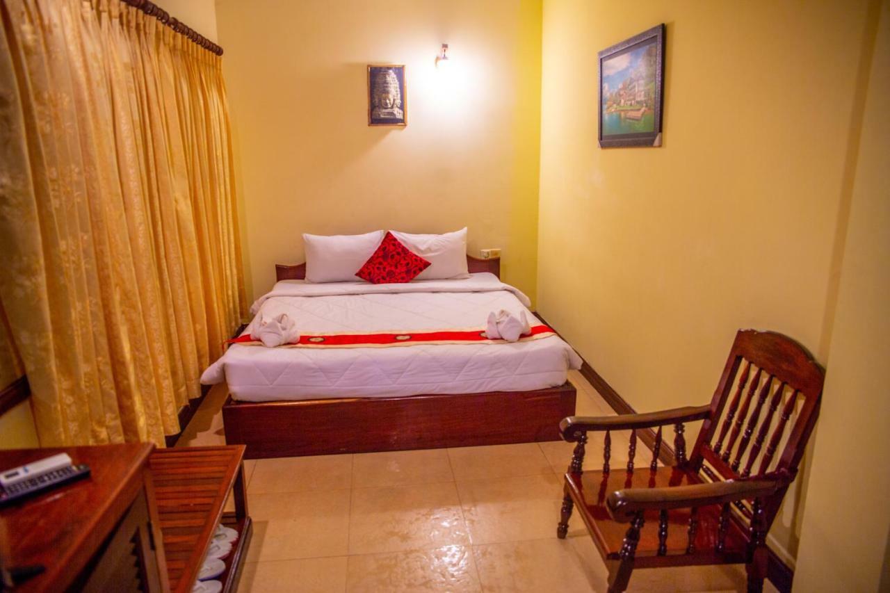 Rajdhani Palace 3*
