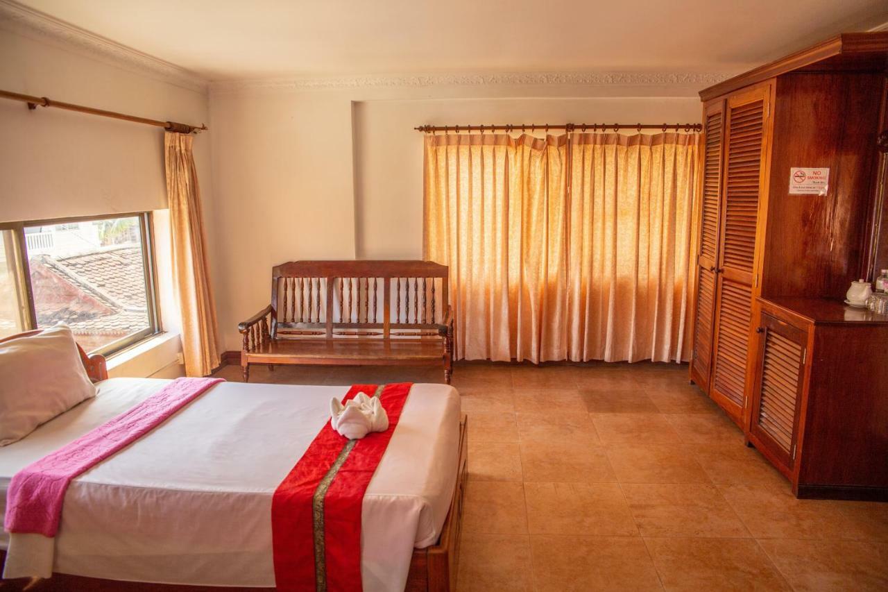 Rajdhani Palace 3*