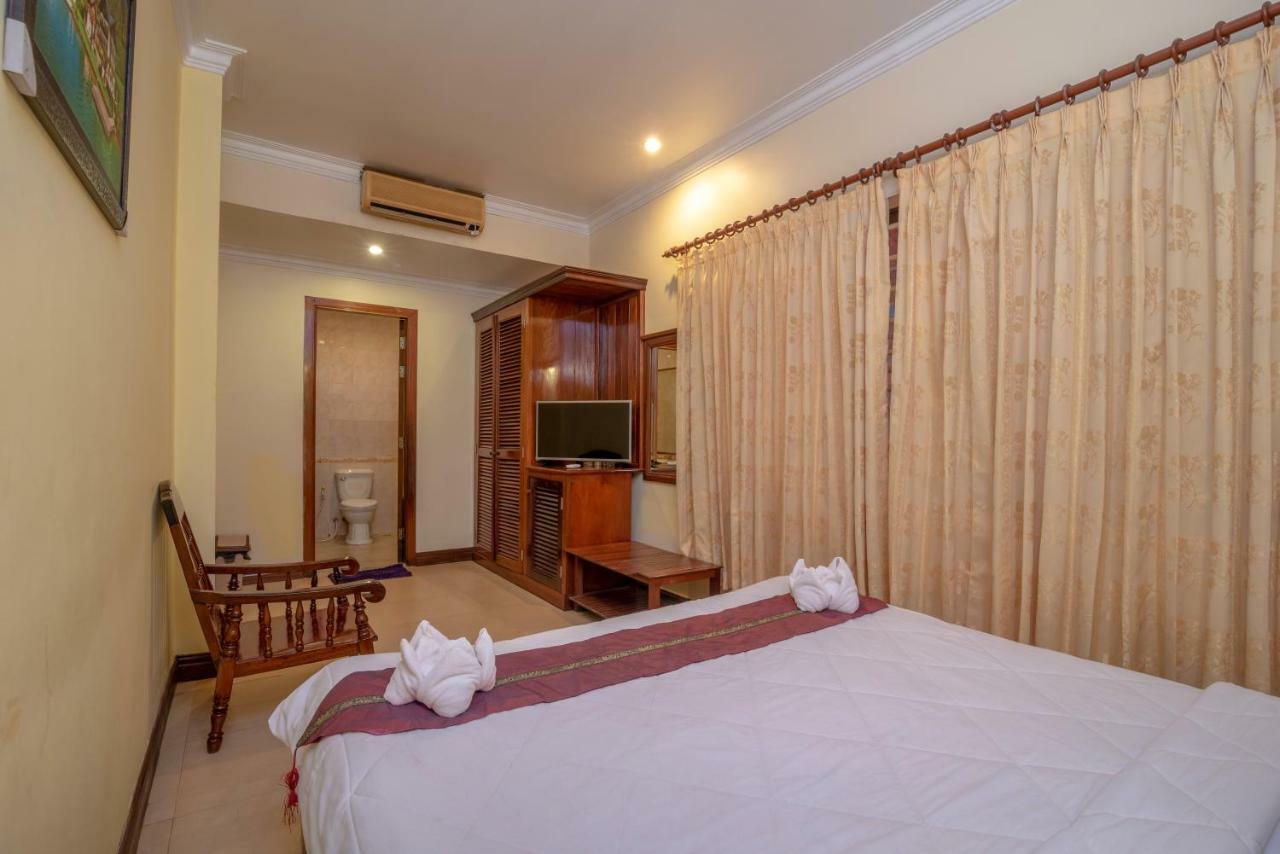 Rajdhani Palace Khách sạn 3*