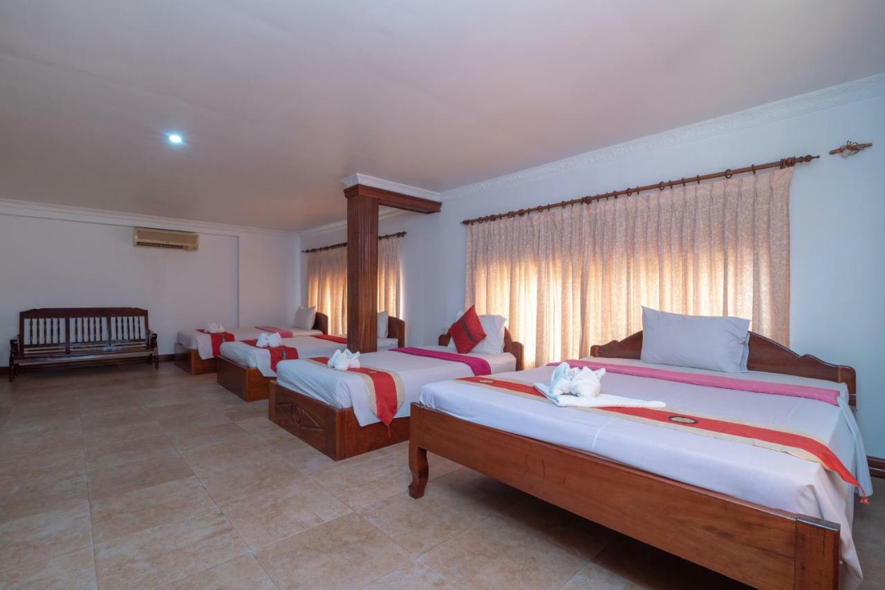 Rajdhani Palace Khách sạn 3*