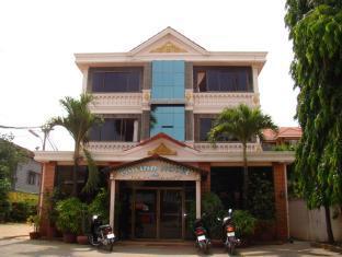 Molina Village Hotel 2*
