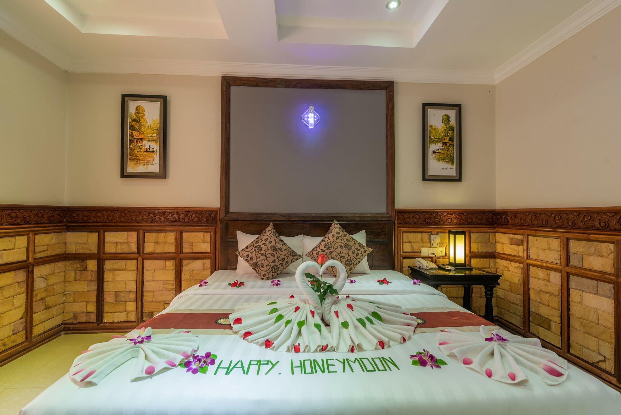 160 Angkor Hotel 3*