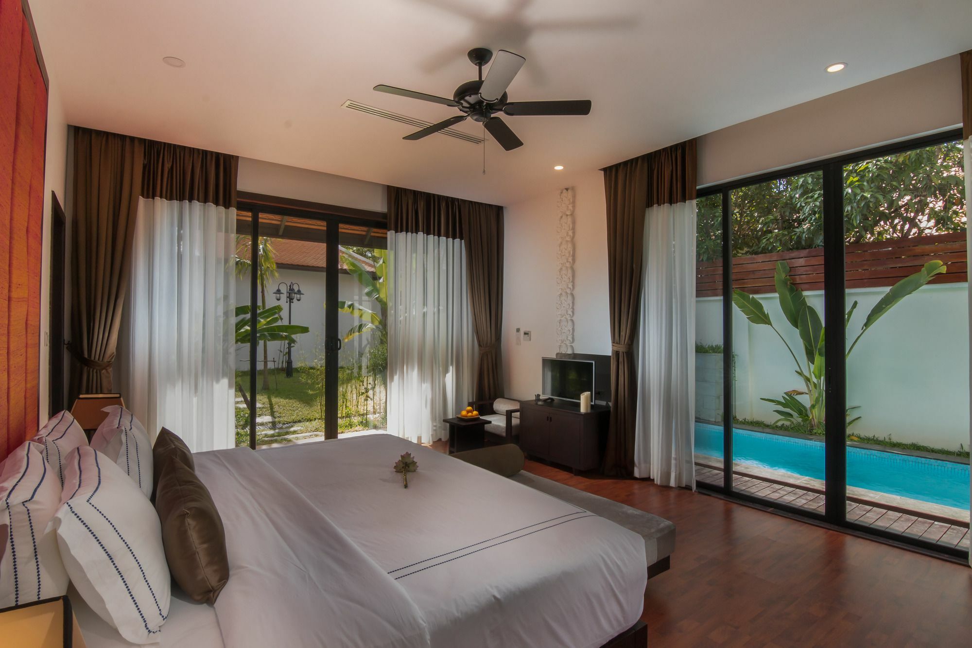 The Embassy Angkor & 5*