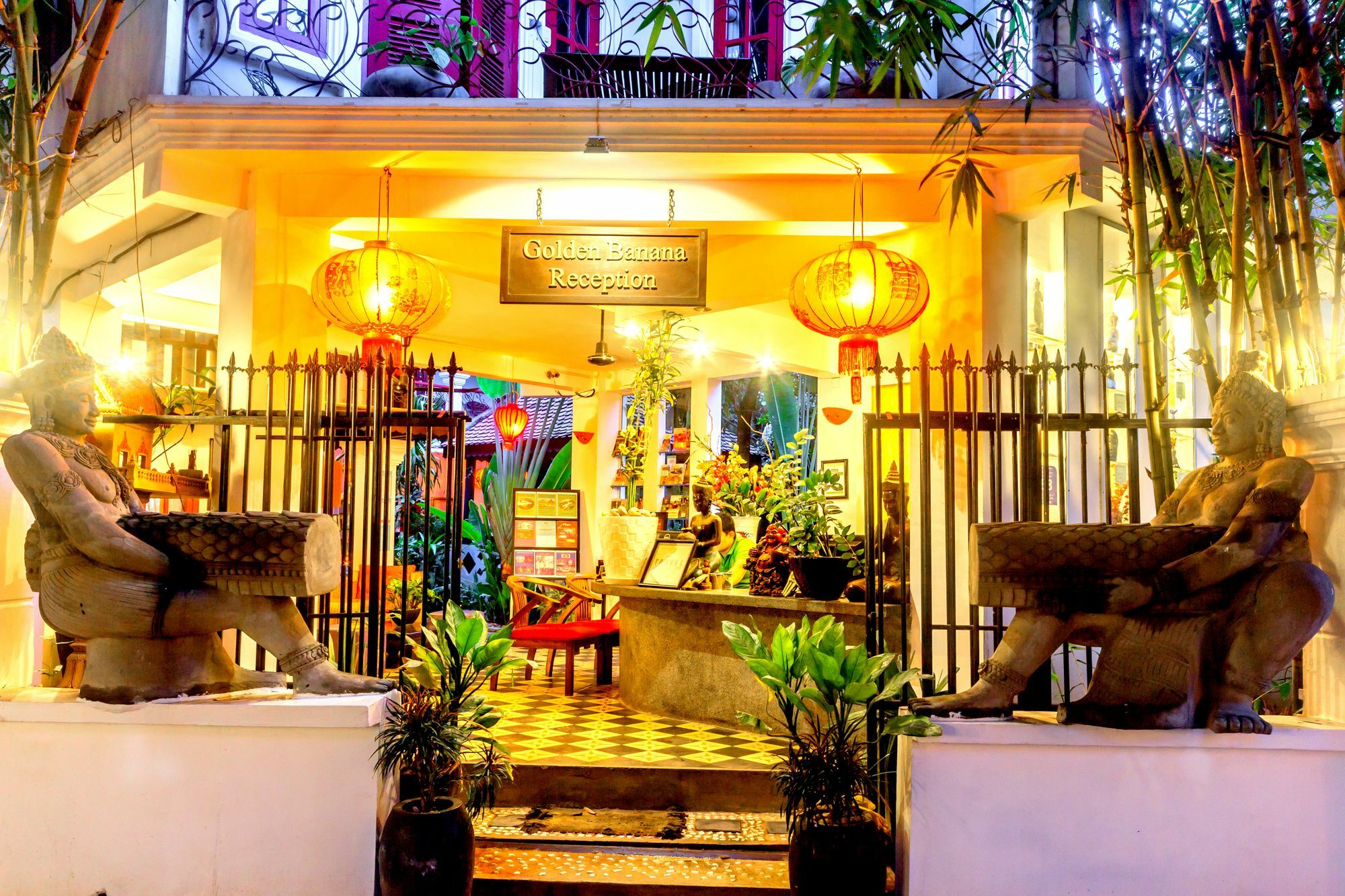 Wat Damnak Hotel