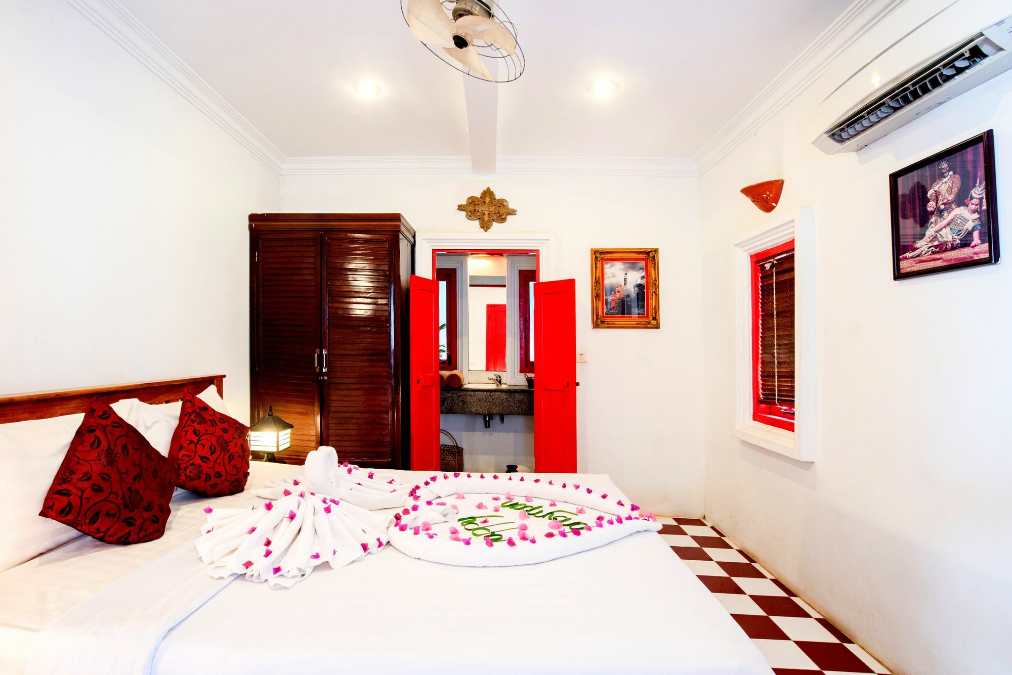 Wat Damnak Hotel