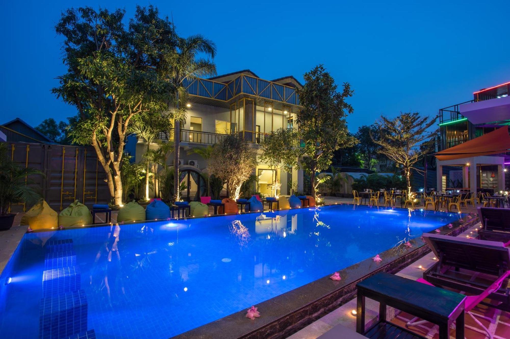 White Rabbit (adults Only) * Siem Reap