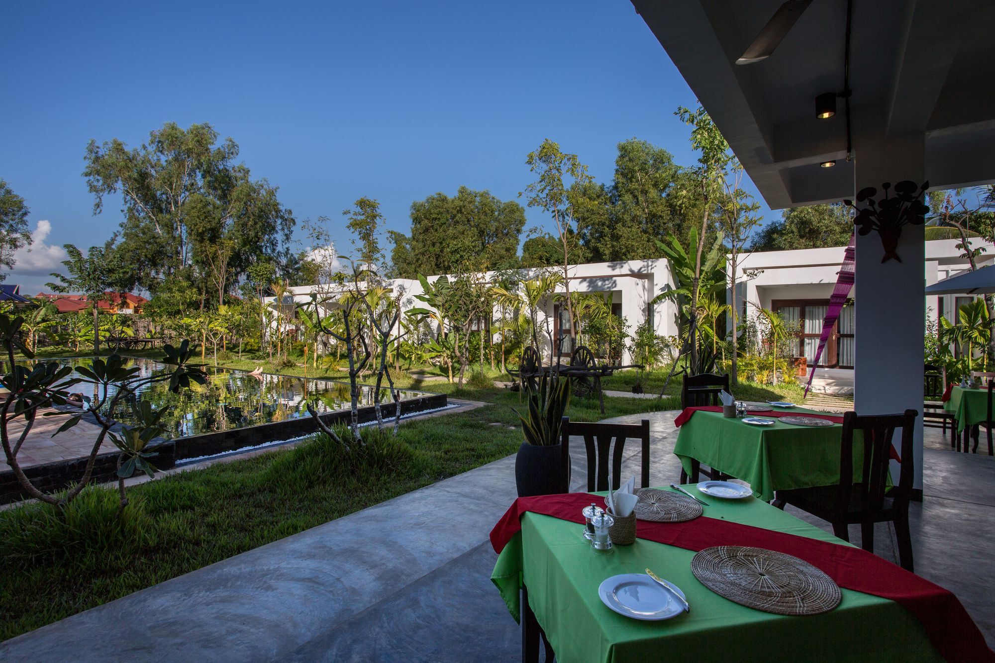 Blue Spring Boutique 3*