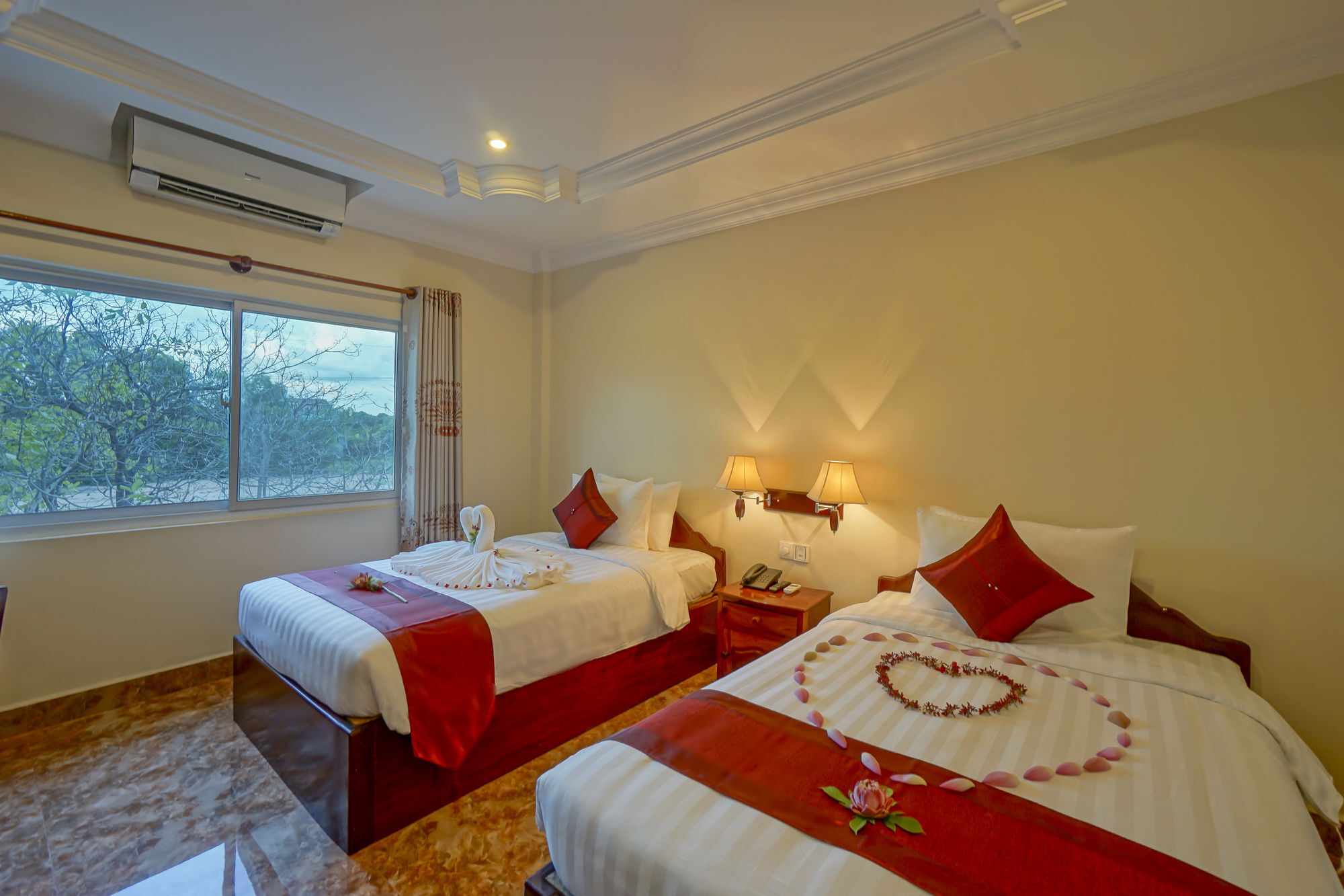 Hotel Angkor Magic Tree