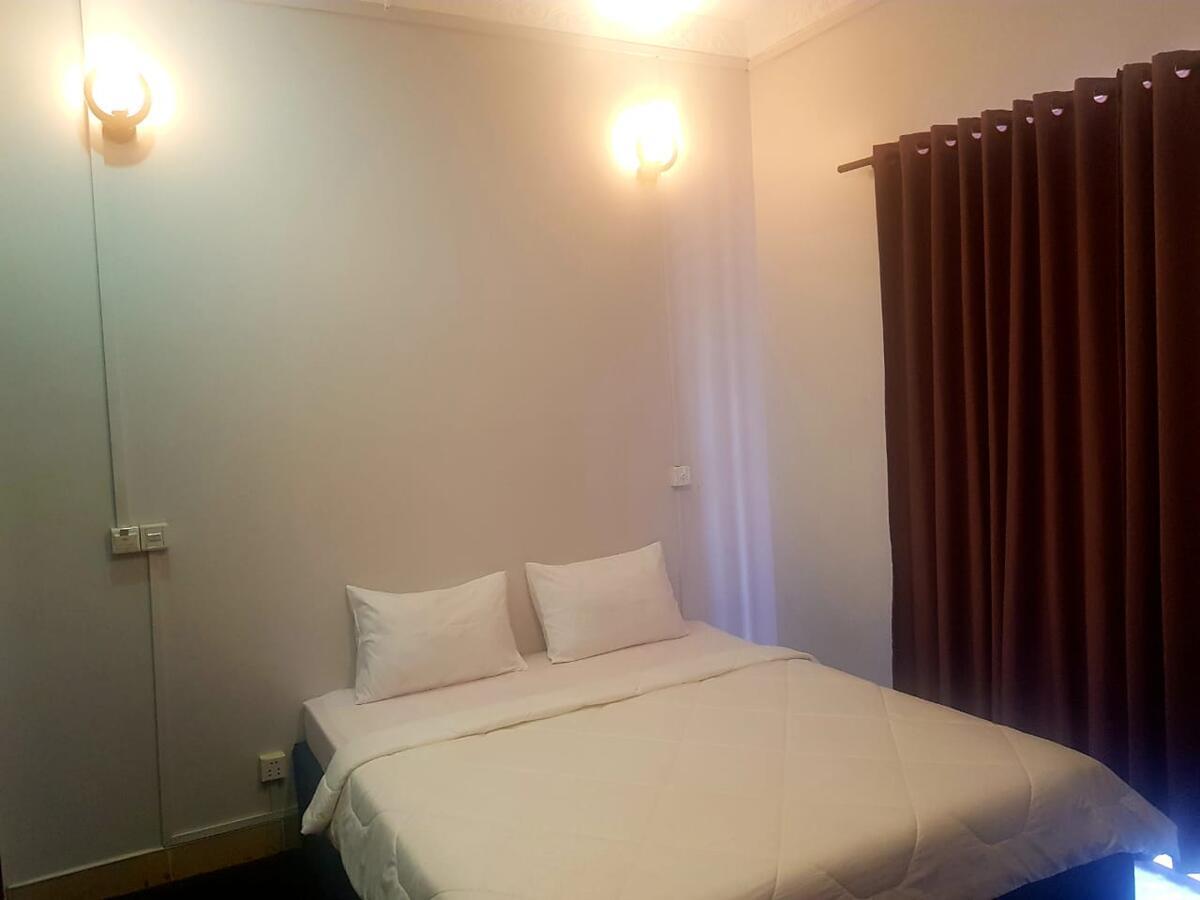 Hotel Violet And Restro 2*