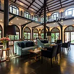 Heritage Suites Hotel