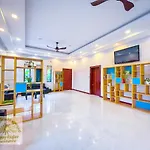 Luxury Angkor Resort & Sky Lounge