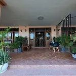 Reach Kunthea Guesthouse