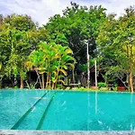 Palm Village Resort & Spa