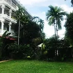 Nary Villa