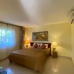 Homestay Yellow Natural House
