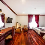 Royal Crown Hotel & Spa