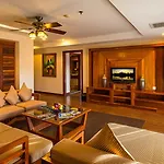Angkor Miracle Reflection Club