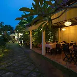 Han & Daniel Villa Boutique