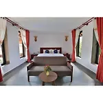 Angkor Diamond Pool Villa