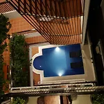 Saravuth Residence & Apartment