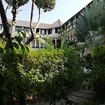 Lok Taneuy Residence