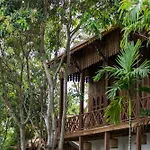 Isann Lodge