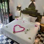 Petit Temple Suite & Spa