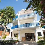 Pineapple Hostel