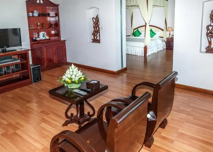 Angkor Holiday Hotel