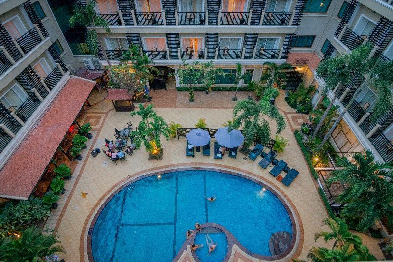 Hotel Angkor 4*