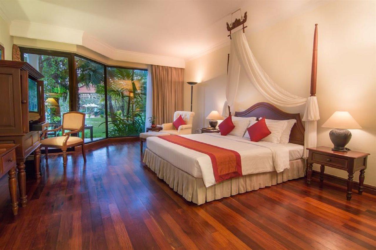 Palace & Siem Reap